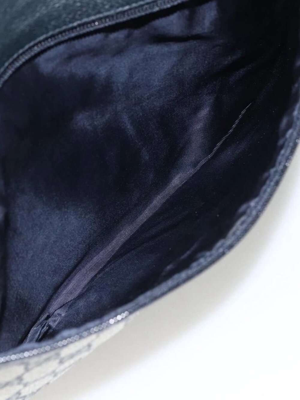 GUCCI GG Supreme Clutch Bag PVC Navy - Picture 13 of 15